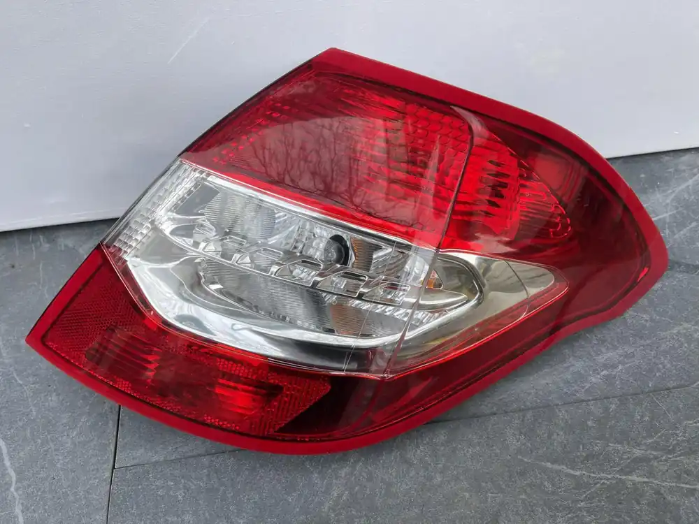 Premium CITROEN C4 PRAWA LAMPA TYŁ CAŁA