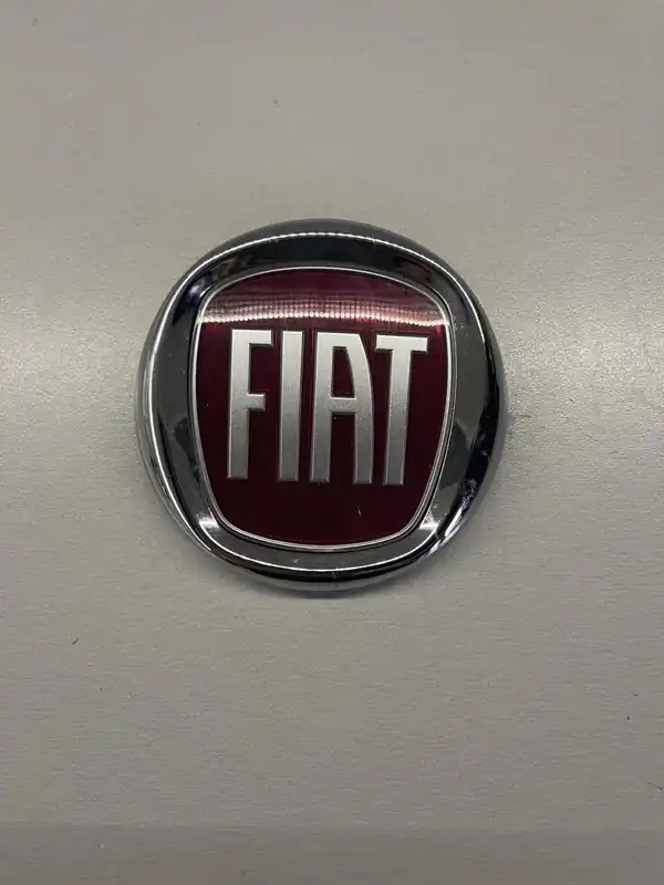 FIAT EMBLEMAT ZNACZEK Łatwy zwrot