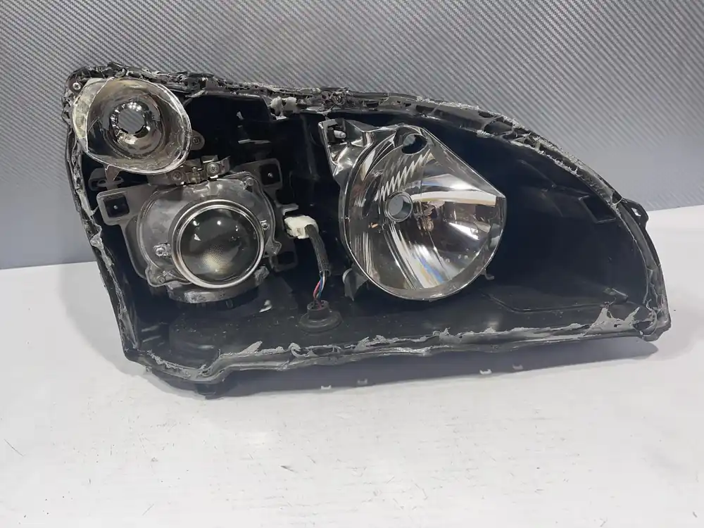 LEXUS IS200 PRAWA LAMPA OBUDOWA XENON Najlepsza cena