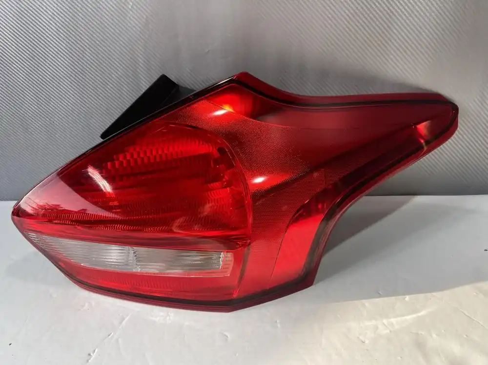 FORD FOCUS 3 PRAWA LAMPA TYŁ Kup online