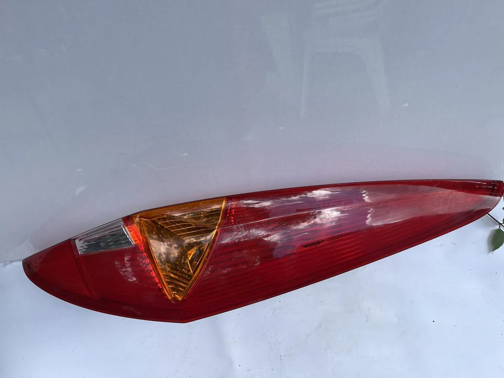 Hit cenowy FIAT PUNTO 2 PRAWA LAMPA TYŁ