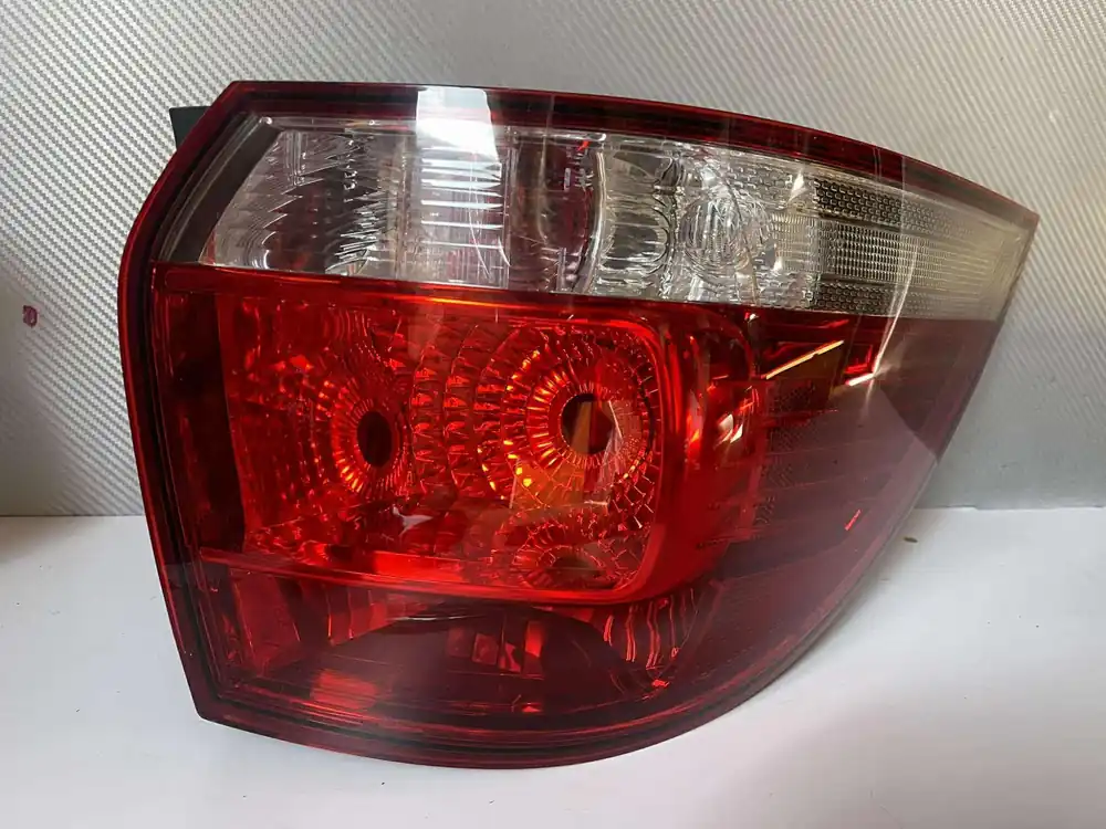 VW GOLF 5 KOMBI PRAWA LAMPA TYŁ Ostatnia szansa